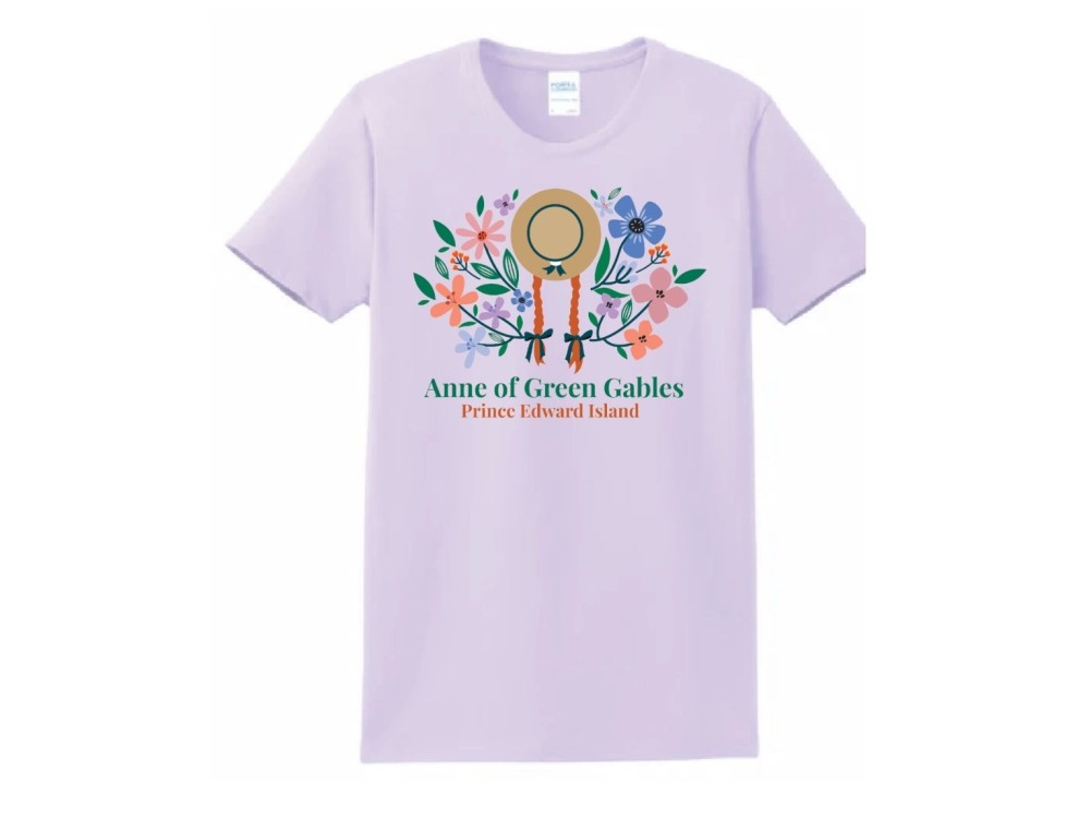 Anne Hat & Flowers Tee